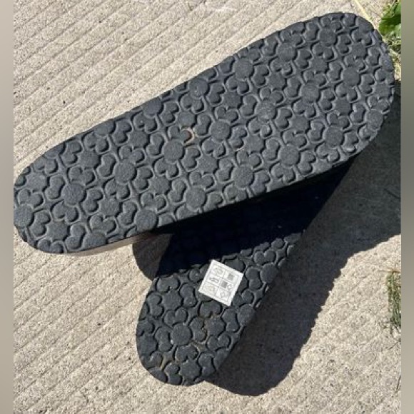 Size 10 women’s Skechers Luxe Foam Sandal - Picture 3 of 4